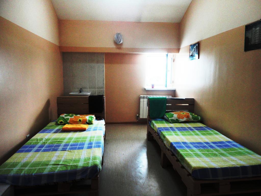 Amigo Hostel الماتي الغرفة الصورة